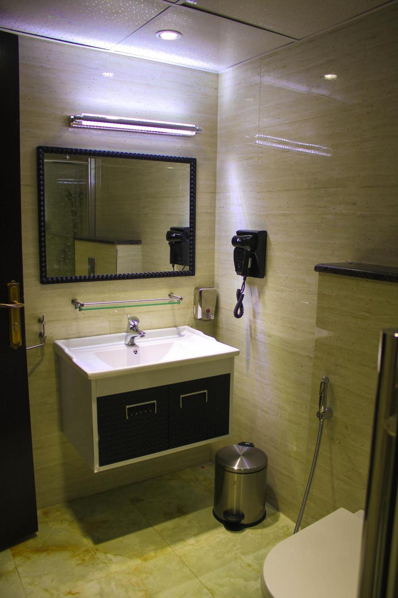 עמאן Qaser Al-Sultan Hotel Suites מראה חיצוני תמונה